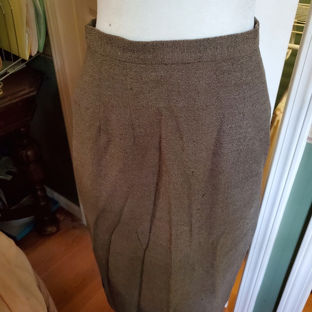 RARE!! Vintage 60s greenish brown skirt. Never worn!